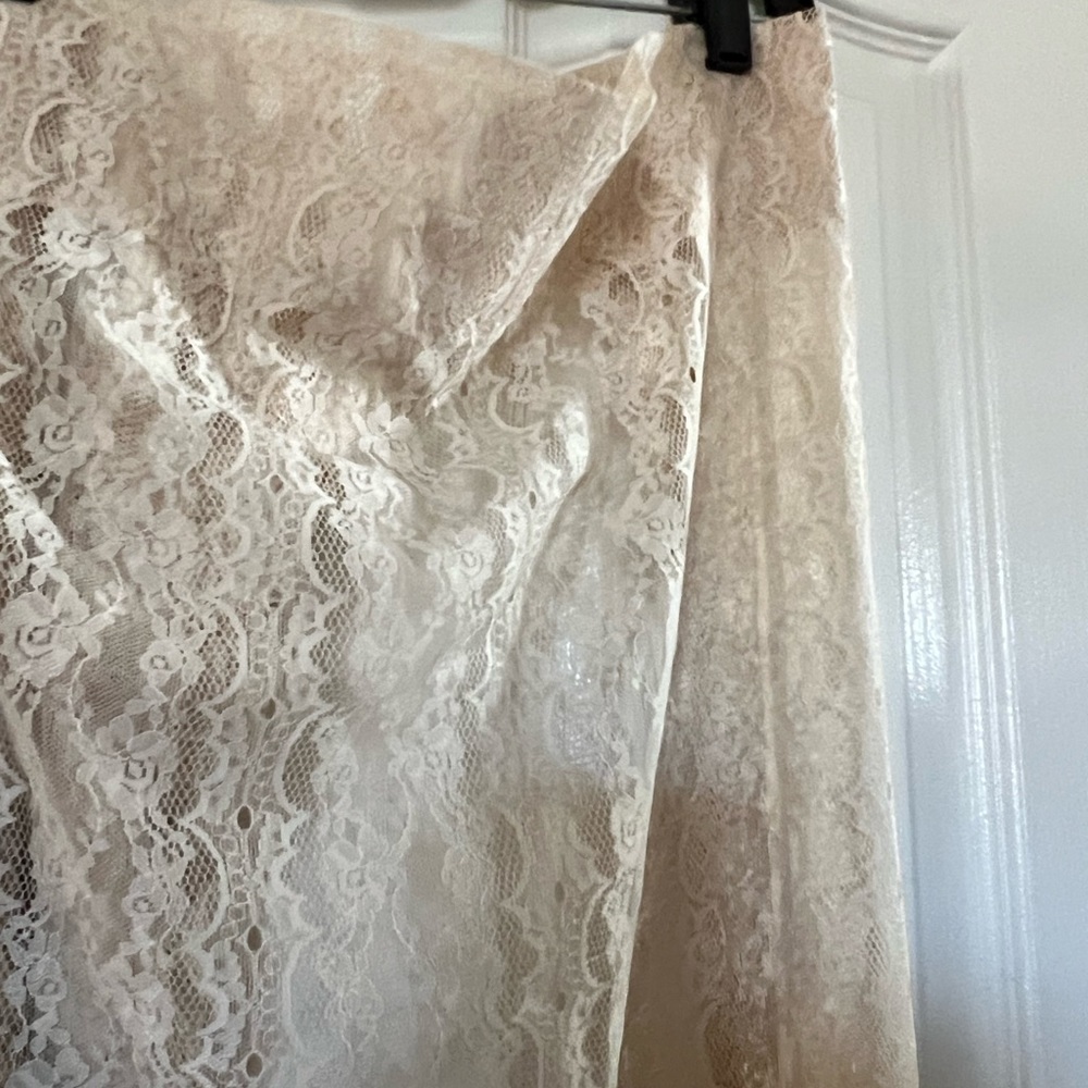 Vintage Lace Curtain (1) panel Tan color 110”Wx86”L - Picture 3 of 6